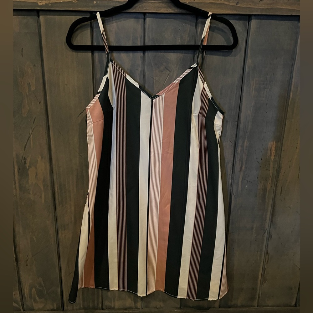 Dress NWOT SHEIN sleeveless summer dress
